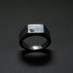 Signet ring