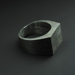 Signet ring Matte-satin finish